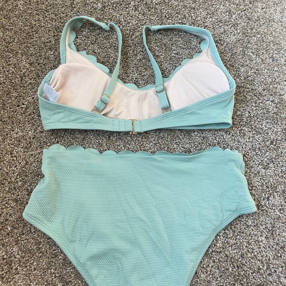 Mint scallop bikini size medium - Picture 2 of 4